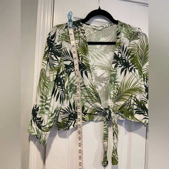 Midnight Sky Size M Tropical Palm Linen Blend Tie Front 3/4 Sleeve Crop Top - Picture 9 of 12